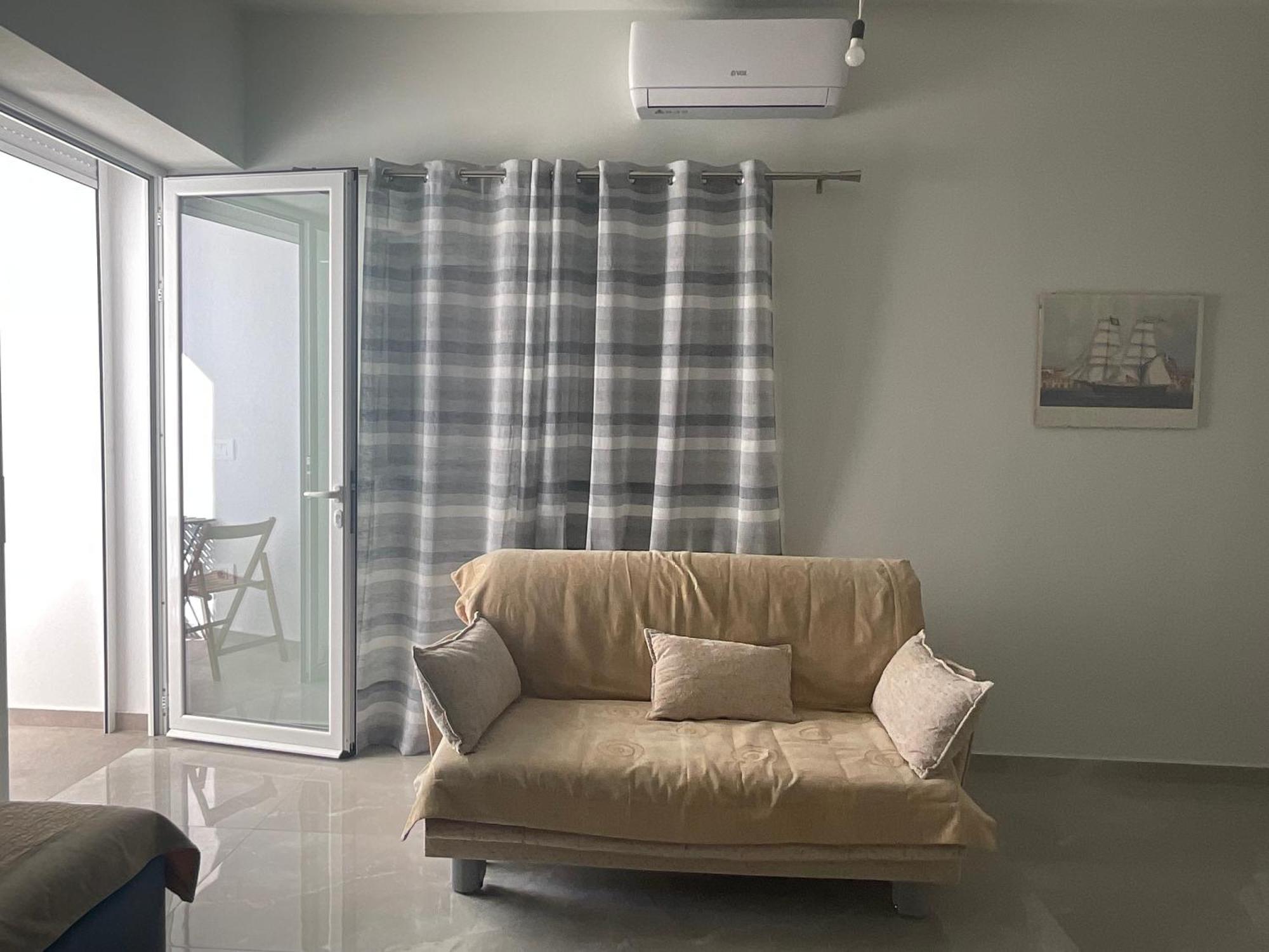 Mojito Beach Apartments With Free Parking Sarandë Habitación foto
