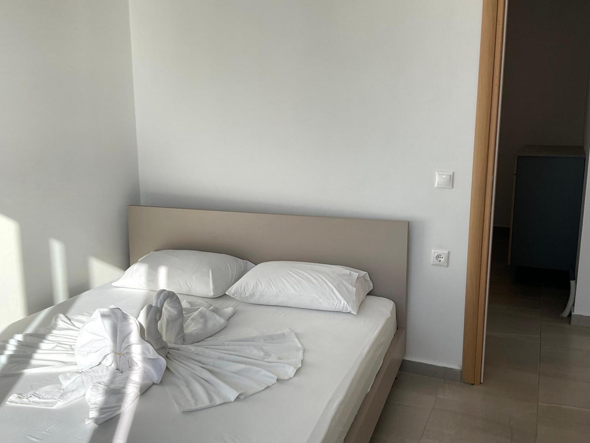 Mojito Beach Apartments With Free Parking Sarandë Exterior foto