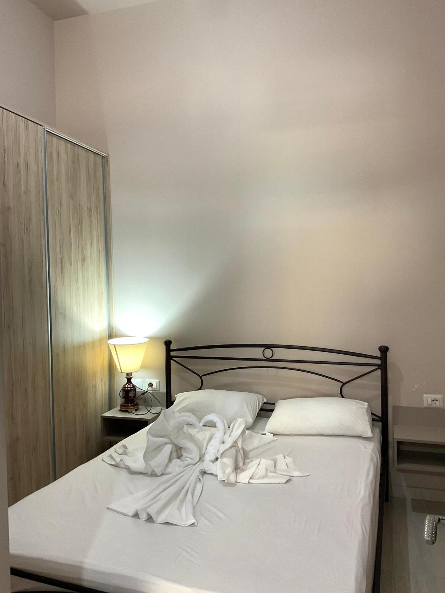 Mojito Beach Apartments With Free Parking Sarandë Habitación foto