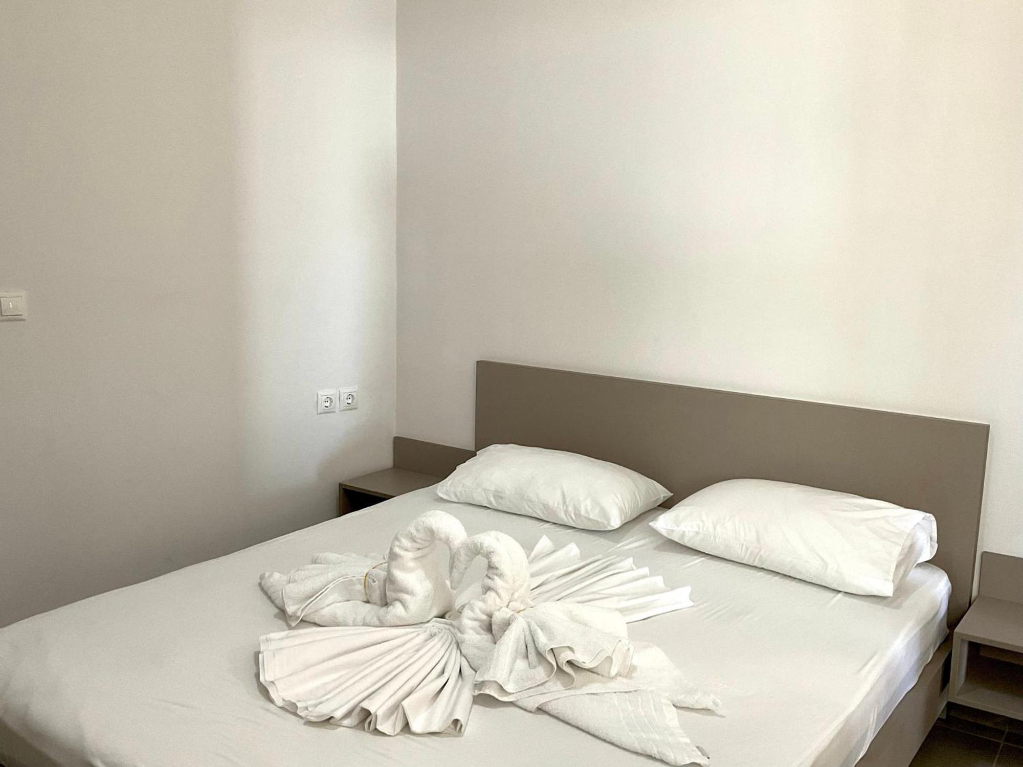 Mojito Beach Apartments With Free Parking Sarandë Habitación foto