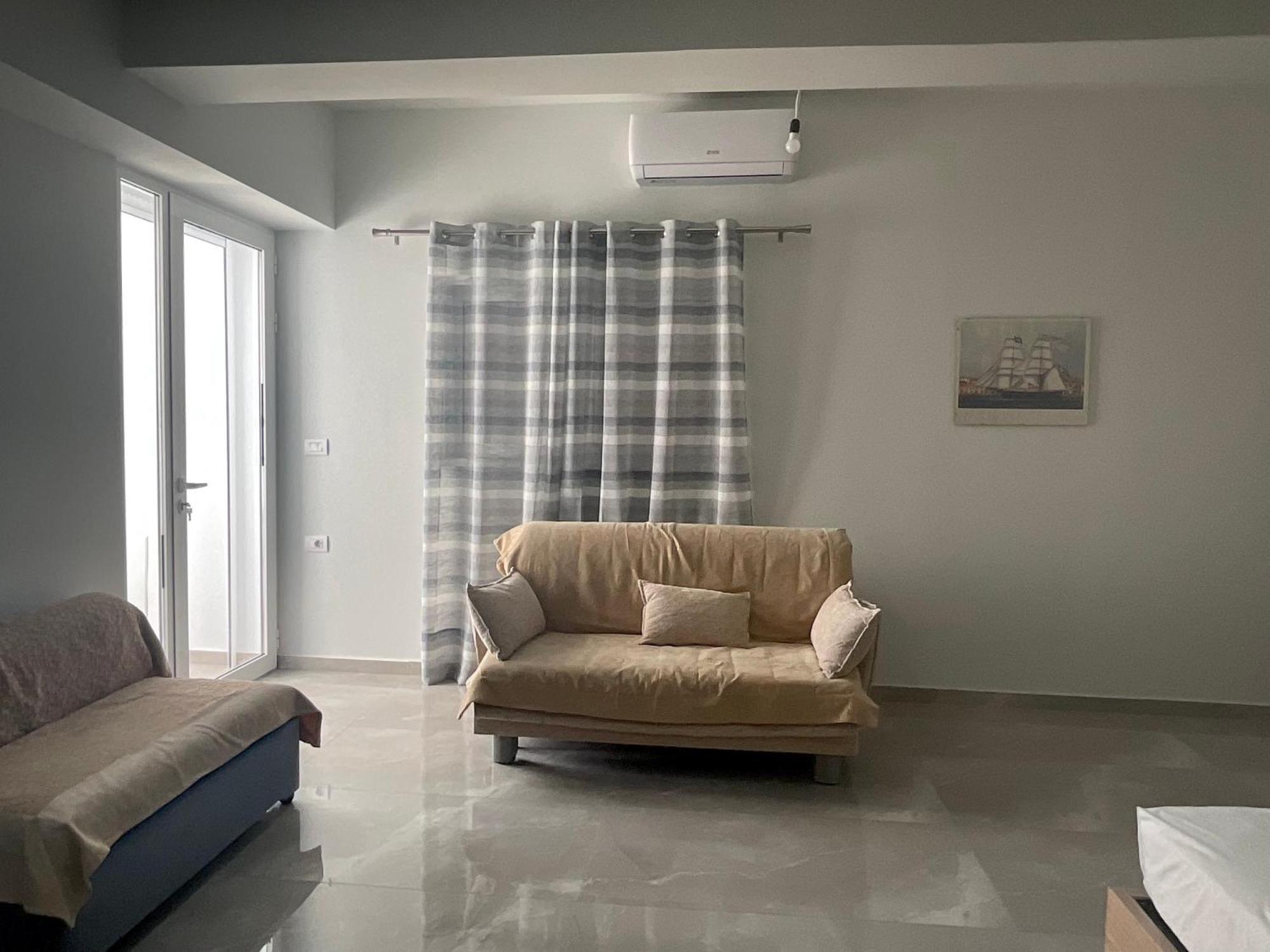 Mojito Beach Apartments With Free Parking Sarandë Habitación foto