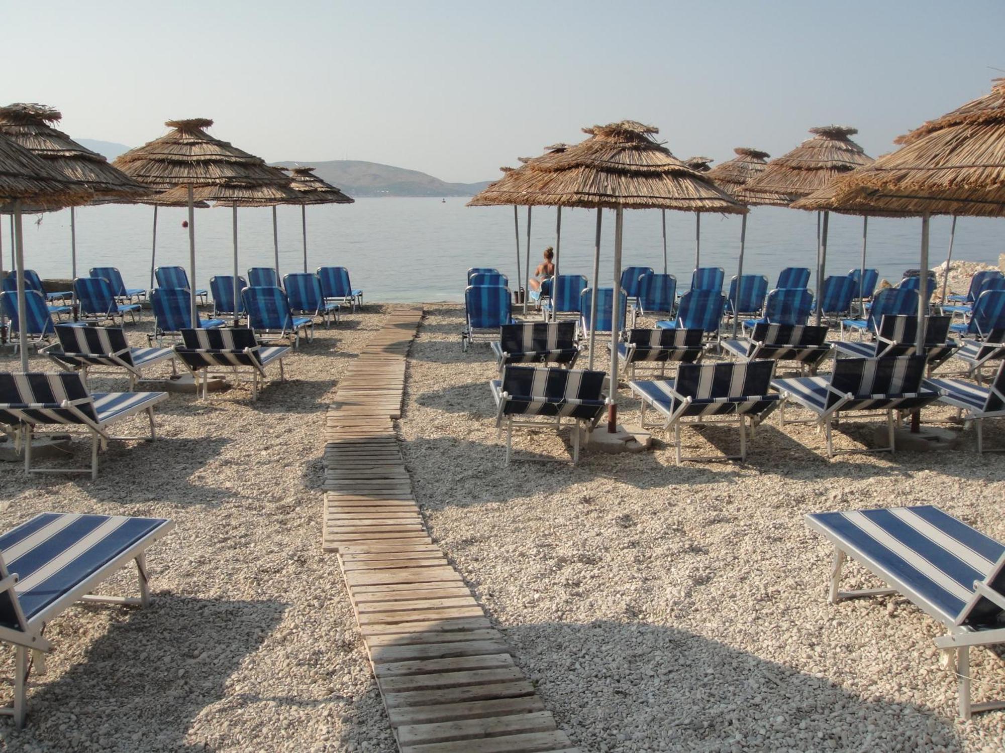 Mojito Beach Apartments With Free Parking Sarandë Exterior foto